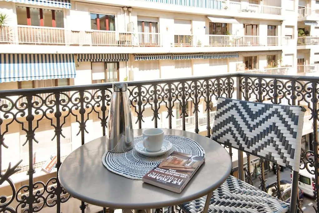 Very Nice 2P With All Comfort, City Center Ac/Wifi 0*,  France